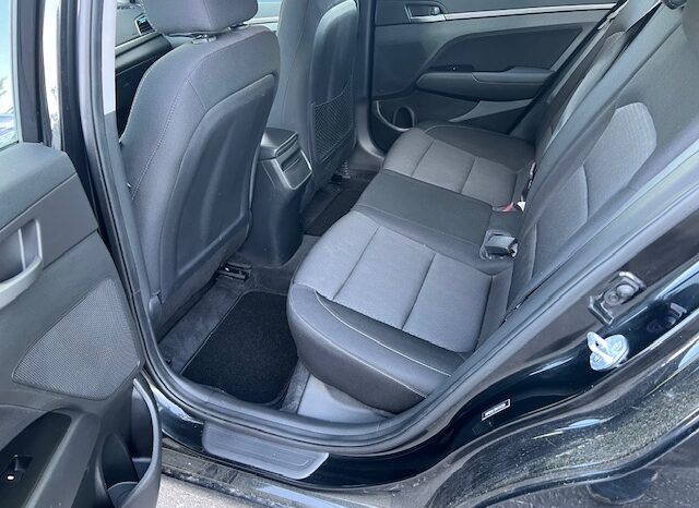
								Used Hyundai Elantra full									