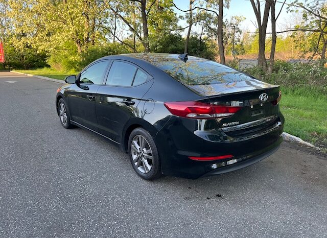 
								Used Hyundai Elantra full									