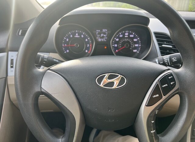 
								Used Hyundai Elantra full									