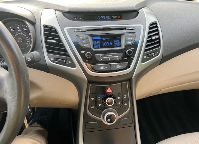 
								Used Hyundai Elantra full									