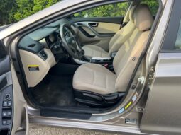 
										Used Hyundai Elantra full									