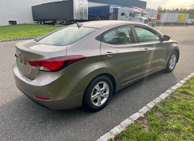 
								Used Hyundai Elantra full									