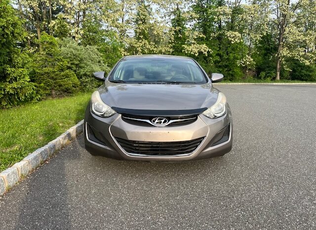 
								Used Hyundai Elantra full									