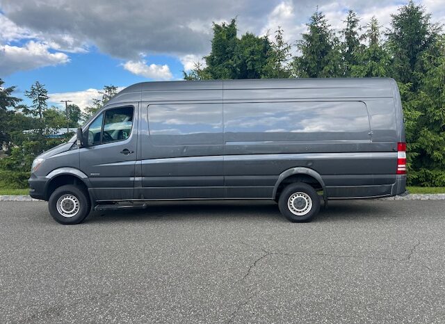 
								Used Mercedes Benz eSprinter full									