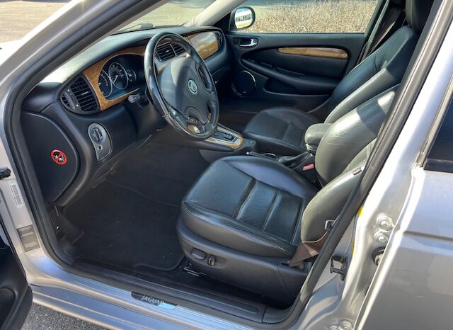 
								Used 2005 Jaguar XE full									