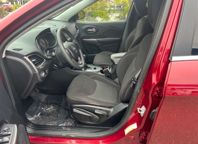 
								Used 2019 Jeep Cherokee full									