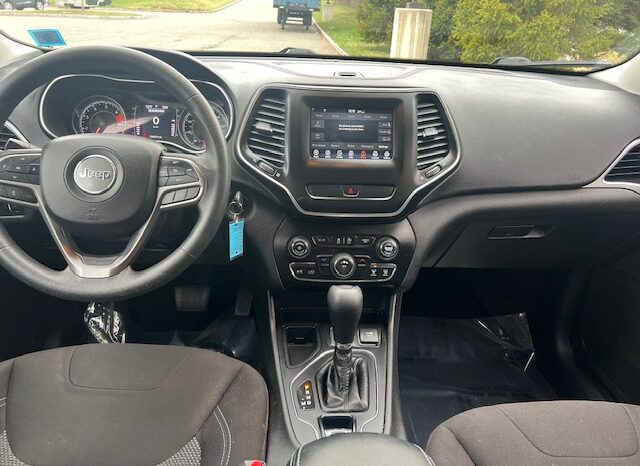 
								Used 2019 Jeep Cherokee full									
