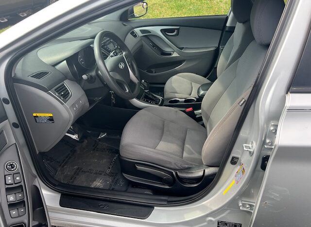 
								Used 2015 Hyundai Elantra full									
