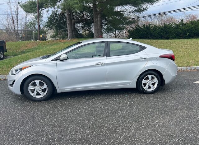 
								Used 2015 Hyundai Elantra full									